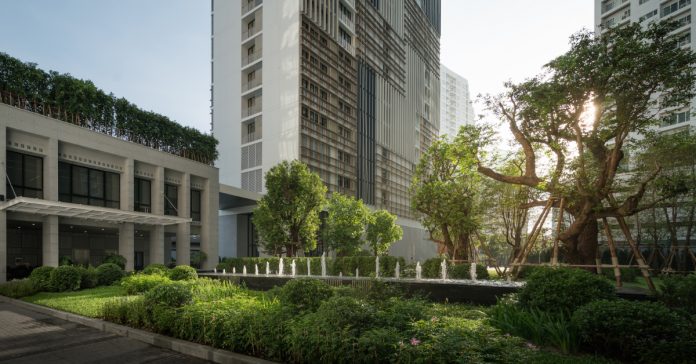 PARK ORIGIN PHROMPHONG